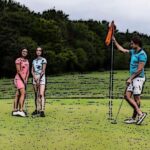 Descubre cuánto vuela una pelota de golf en el campo