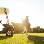¿Sabes quién lleva el carrito de golf? Descubre quiénes son los encargados de este trabajo.